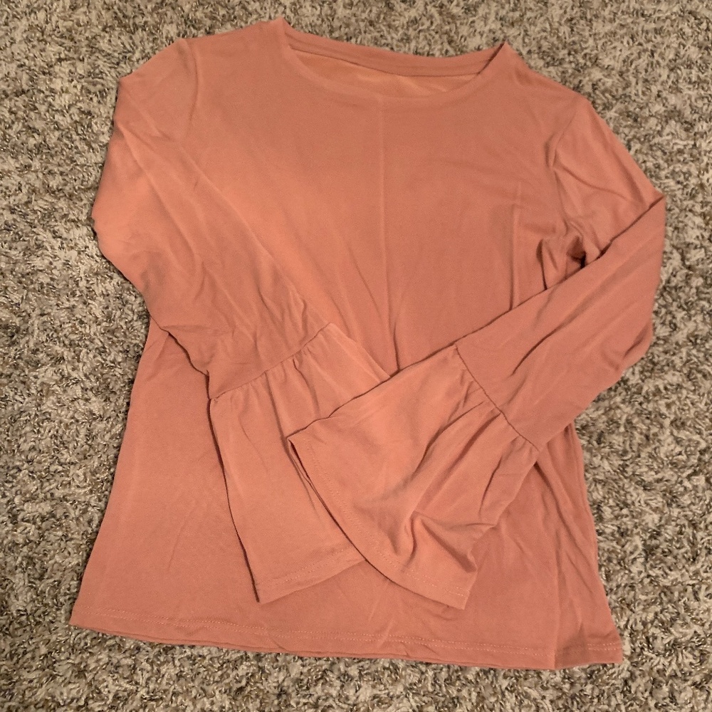 Trumpet sleeve longsleeve top